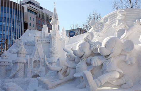 삿포로 눈 축제: 눈과 얼음의 예술, 그리고 문화적 교류의 장